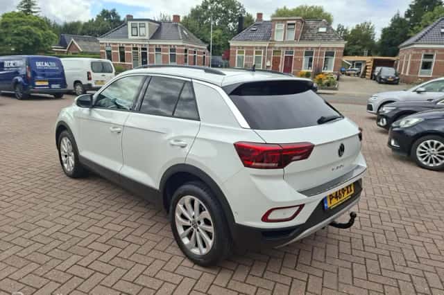 Volkswagen T-Roc (2022) thumbnail 5