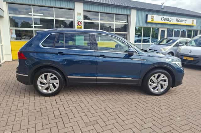 Volkswagen Tiguan (2022) thumbnail 2