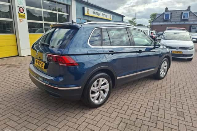 Volkswagen Tiguan (2022) thumbnail 3