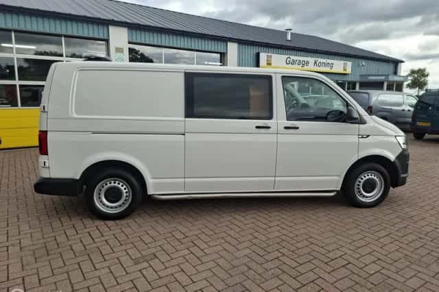Volkswagen Transporter (2020) thumbnail 2