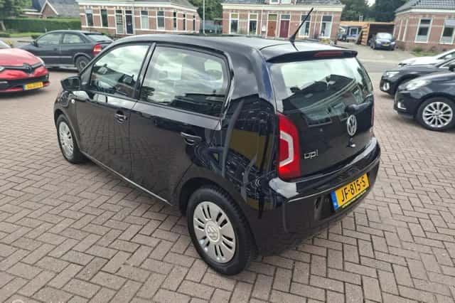 Volkswagen Up! (2016) thumbnail 5