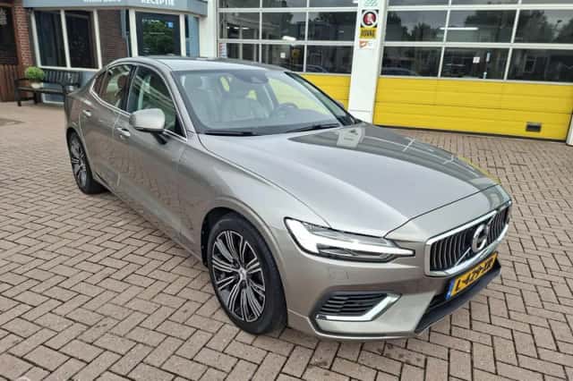 Volvo S60 (2021) thumbnail 1