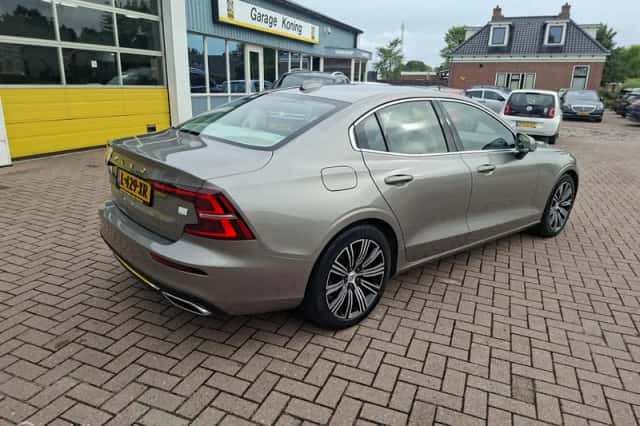 Volvo S60 (2021) thumbnail 3