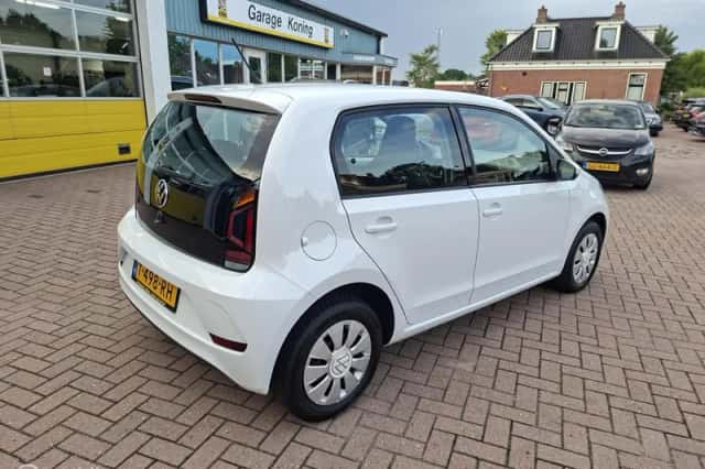 Volkswagen Up! (2023) thumbnail 3