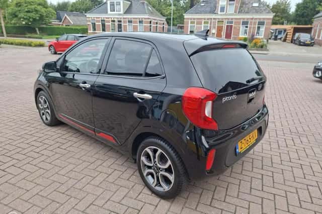 Kia Picanto (2024) thumbnail 5