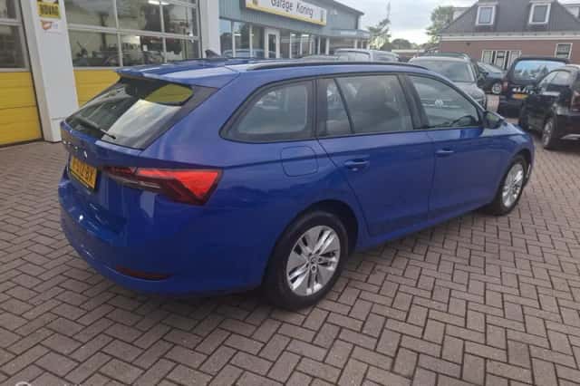 Škoda Octavia (2022) thumbnail 3