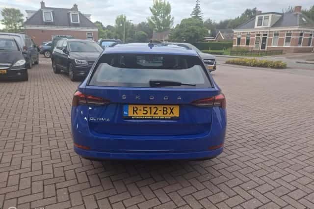 Škoda Octavia (2022) thumbnail 4