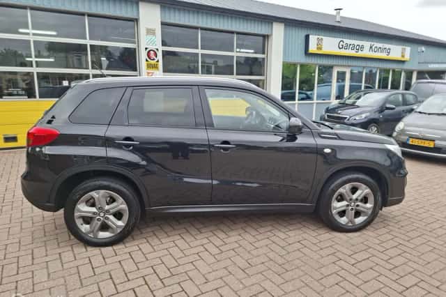 Suzuki Vitara (2019) thumbnail 2