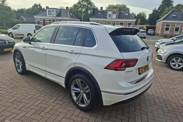 Volkswagen Tiguan (2019) thumbnail 5