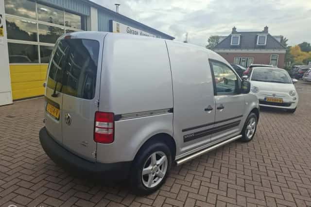 Volkswagen Caddy (2014) thumbnail 3