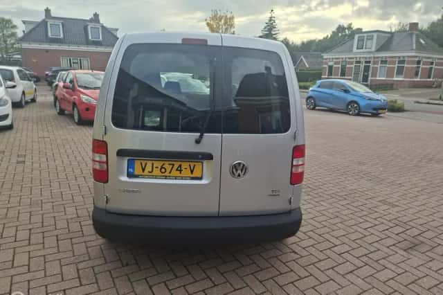 Volkswagen Caddy (2014) thumbnail 4