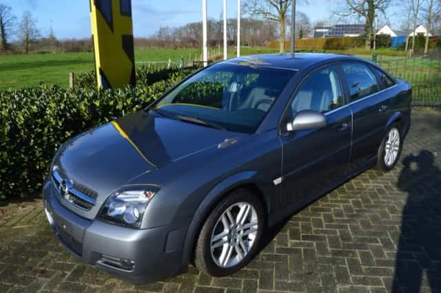 Opel Vectra (2002) thumbnail 1