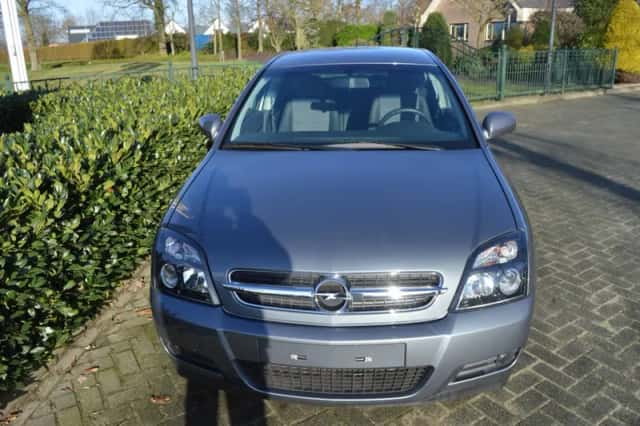 Opel Vectra (2002) thumbnail 3