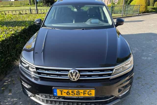 Volkswagen Tiguan (2017) thumbnail 3