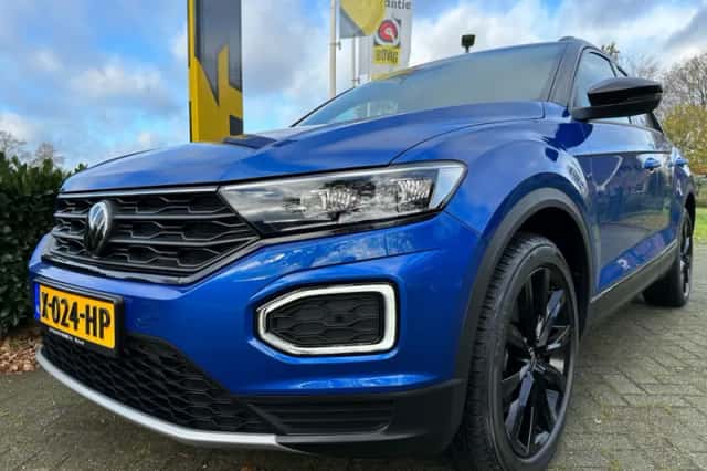 Volkswagen T-Roc (2021) thumbnail 4