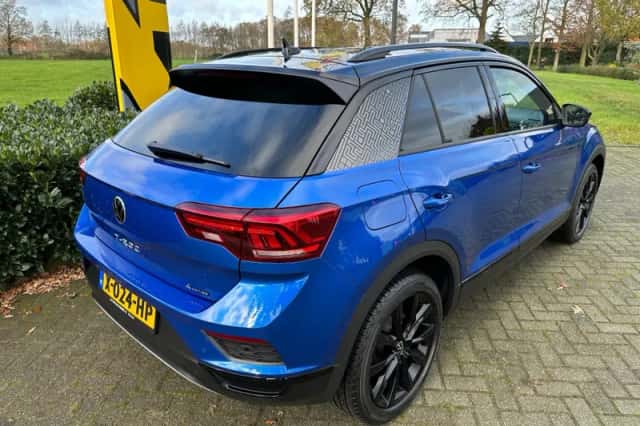Volkswagen T-Roc (2021) thumbnail 6