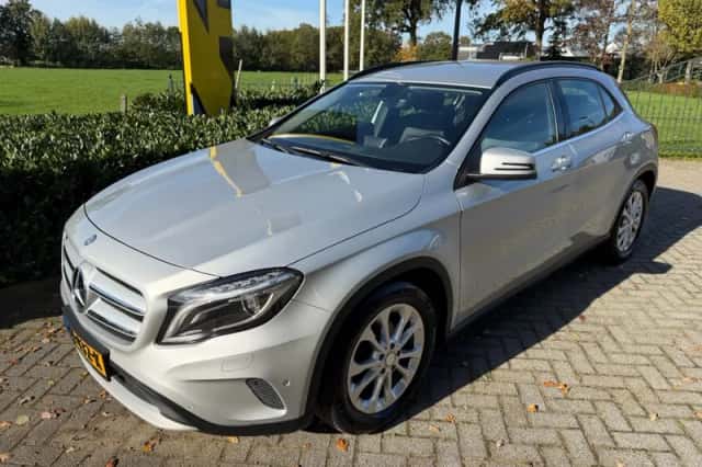 Mercedes-Benz GLA-Klasse (2014) thumbnail 1