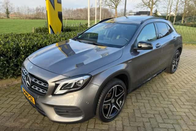 Mercedes-Benz GLA-Klasse (2017) thumbnail 1