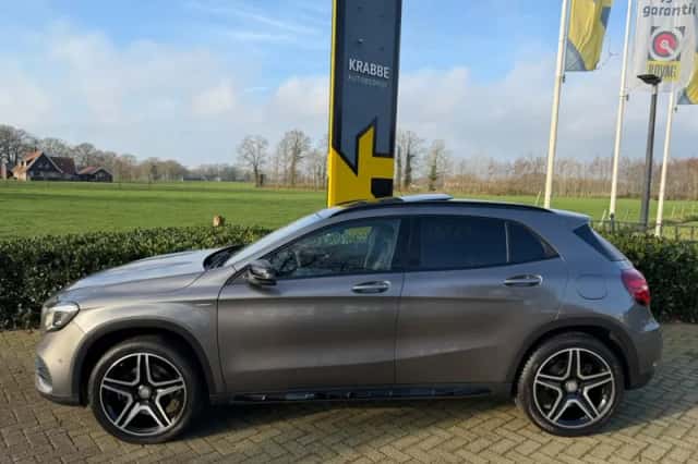 Mercedes-Benz GLA-Klasse (2017) thumbnail 2