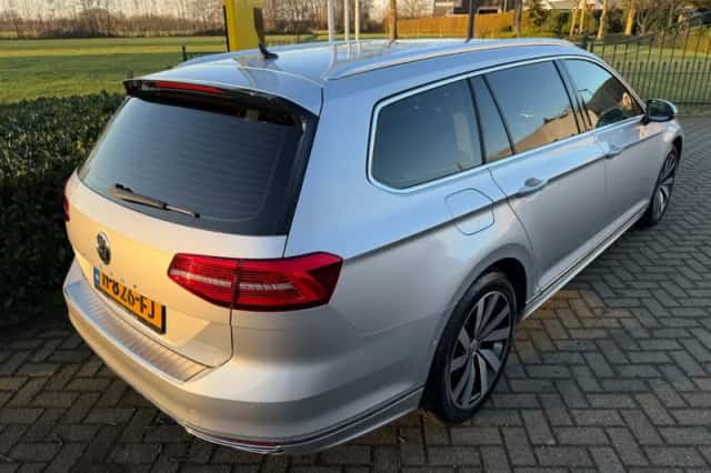 Volkswagen Passat (2019) thumbnail 6