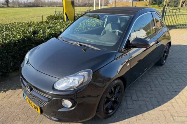 Opel Adam (2018) thumbnail 1