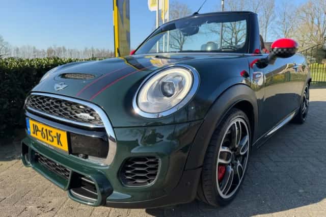 MINI Cabrio (2016) thumbnail 4