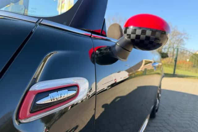 MINI Cabrio (2016) thumbnail 6
