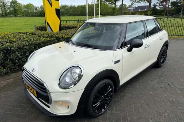 MINI One (2016) thumbnail 1