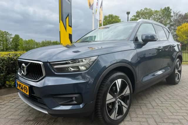 Volvo XC40 (2021) thumbnail 4