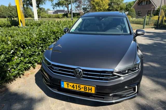 Volkswagen Passat (2020) thumbnail 3