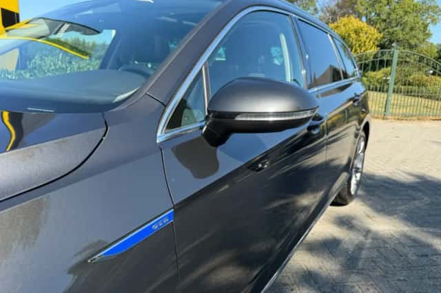 Volkswagen Passat (2020) thumbnail 5