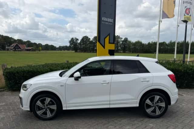 Audi Q2 (2020) thumbnail 2