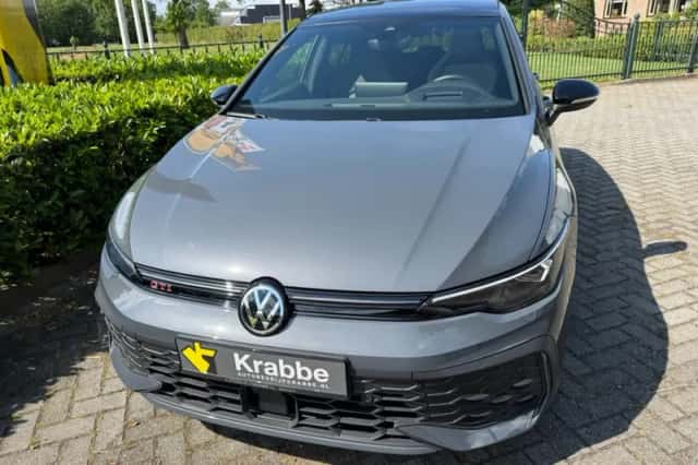 Volkswagen Golf (2024) thumbnail 3