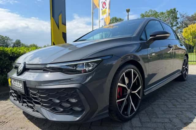 Volkswagen Golf (2024) thumbnail 4