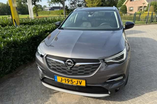 Opel Grandland (2019) thumbnail 3