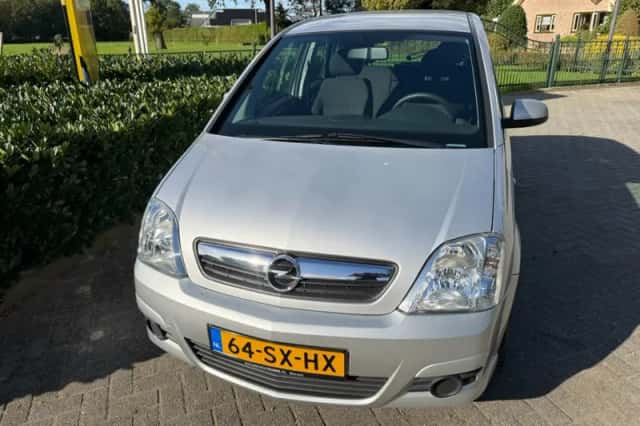 Opel Meriva (2006) thumbnail 3