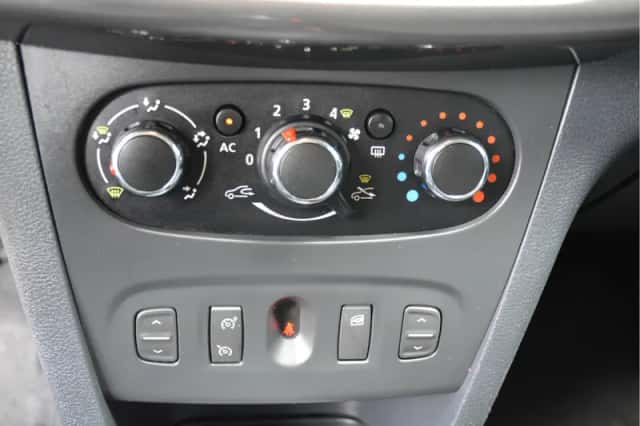 Dacia Logan (2014) thumbnail 6