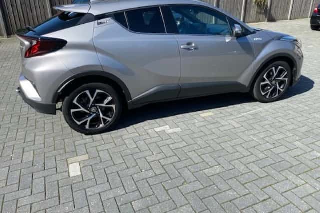 Toyota C-HR (2021) thumbnail 6