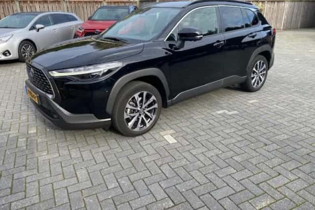 Toyota Corolla Cross (2023) thumbnail 2