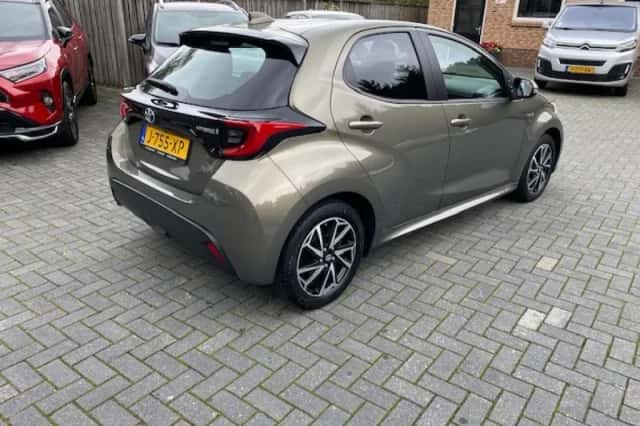 Toyota Yaris (2020) thumbnail 5