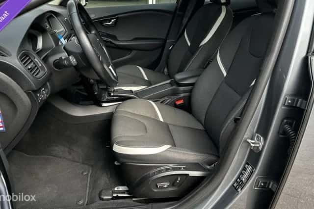 Volvo V40 Cross Country (2018) thumbnail 6