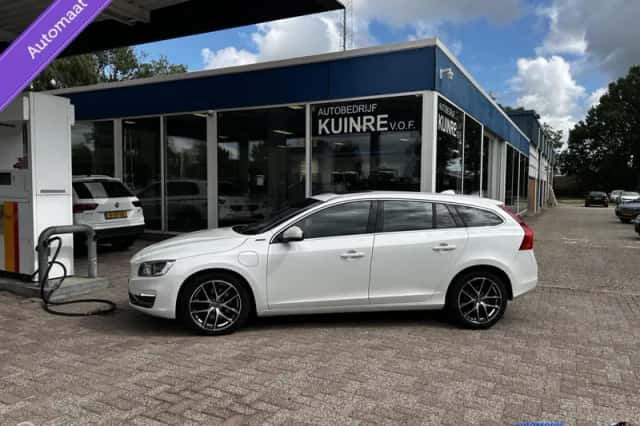 Volvo V60 (2013) thumbnail 2