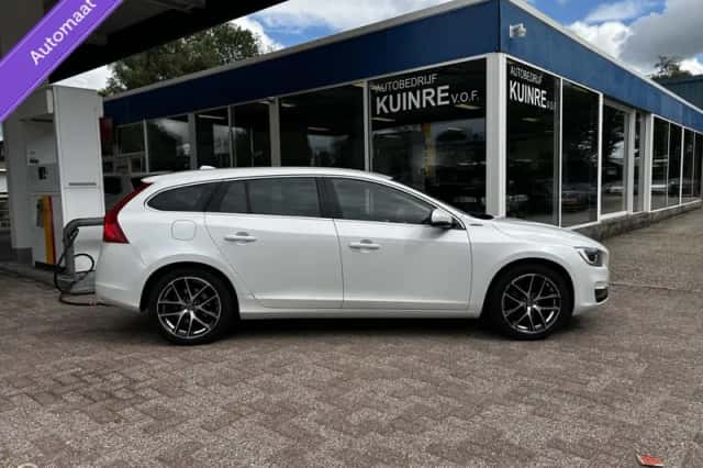 Volvo V60 (2013) thumbnail 4