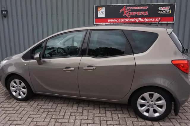 Opel Meriva (2010) thumbnail 4