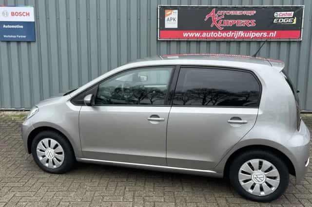 Volkswagen Up! (2021) thumbnail 4