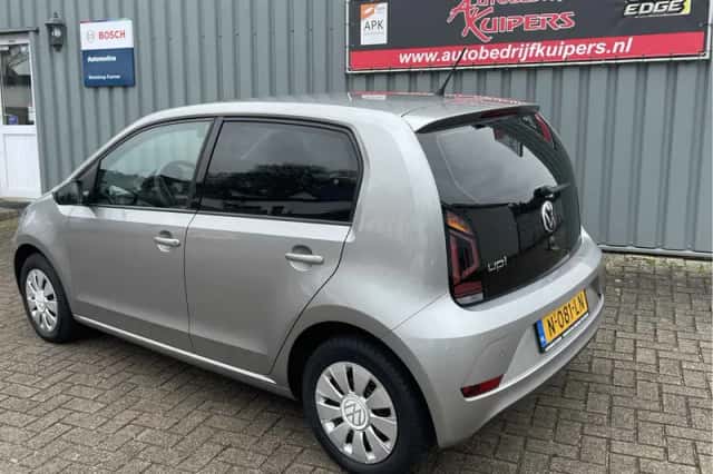 Volkswagen Up! (2021) thumbnail 5