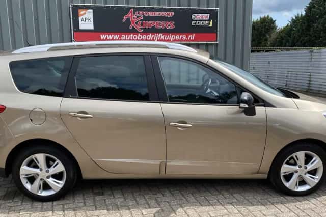 Renault Grand Scénic (2014) thumbnail 3
