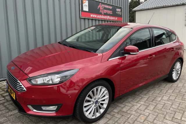 Ford Focus (2016) thumbnail 2