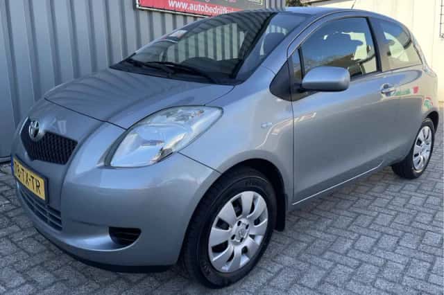 Toyota Yaris (2007) thumbnail 2