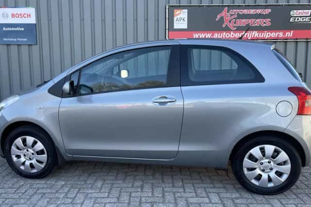 Toyota Yaris (2007) thumbnail 4